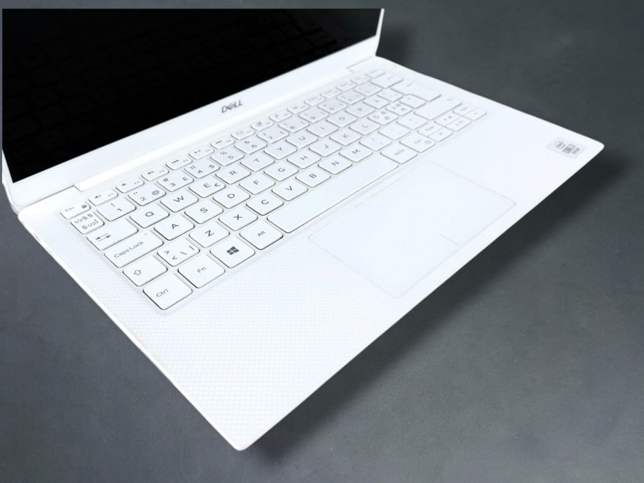 Лаптоп Dell XPS 13 7390 13" Touch 4K i7-10510U 16GB 512SSD Гаранция!