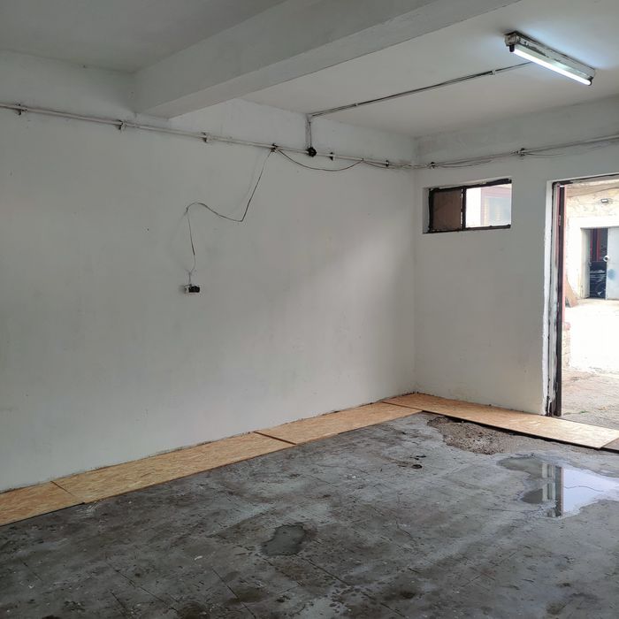 Închiriez convenabil Hala