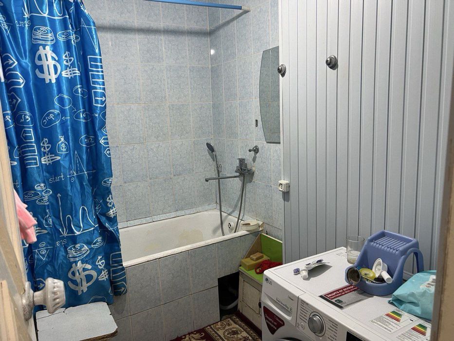 Qoraqamich 2/4 3 honali 6 etaj 9 etajka srochno sotiladi