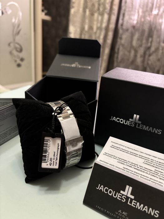Часы jacques lemans
