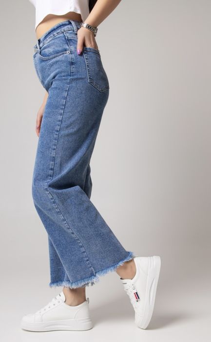 Джинсы новые модные