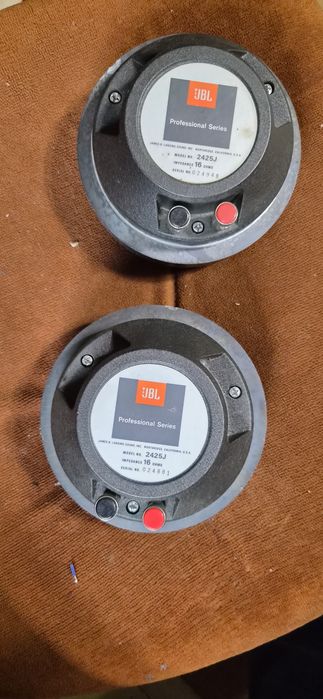 Продавам много добри драйвери JBL 2425J