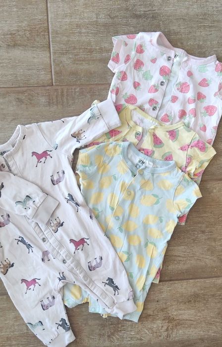 Дрехи за бебе HM, без забележки.