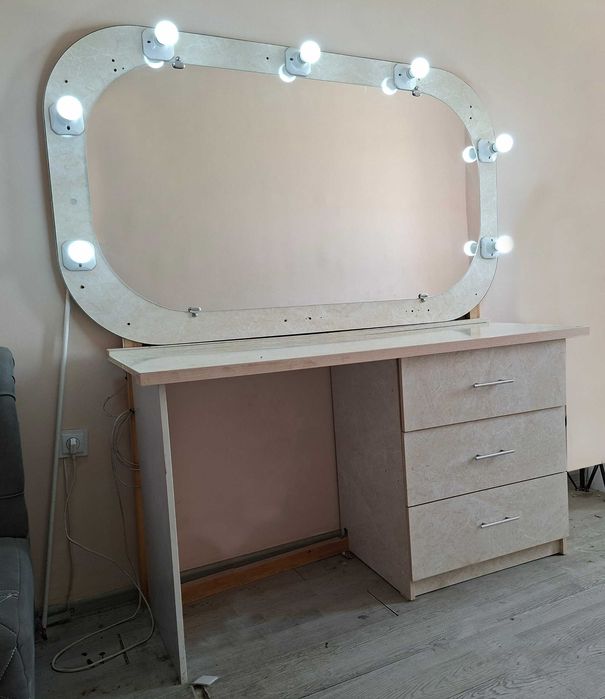 Зеркало с подсветкой, Зеркало для салона красоты