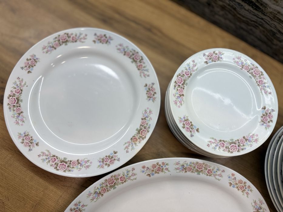 Столовый набор, тарелки