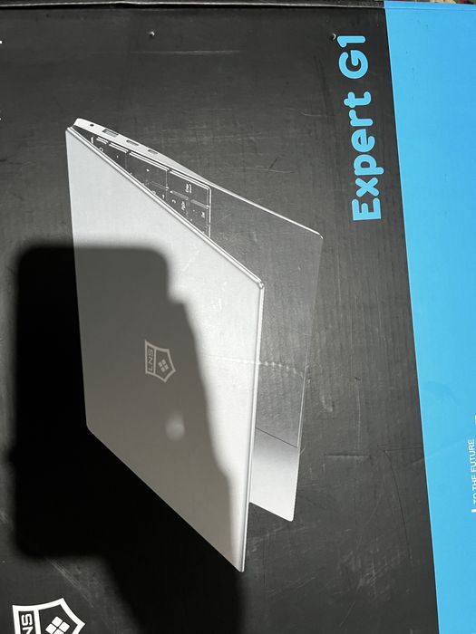 Notebook yangi corei 7