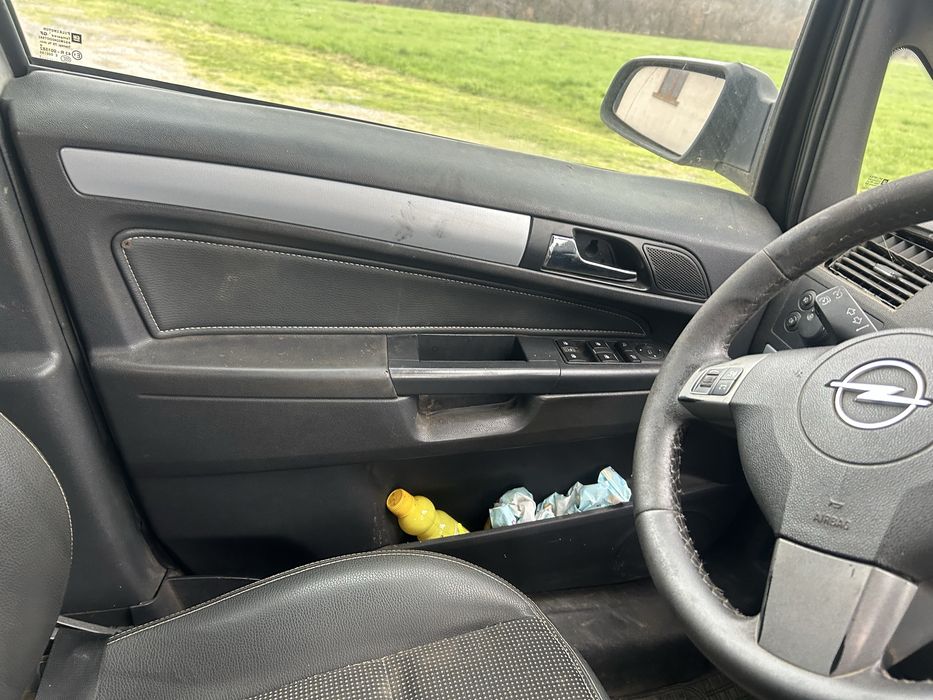 Opel zafira 1,9 за части