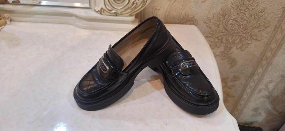 Продам детские туфли