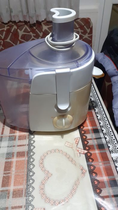 Сокоизстисквачка Филипс в пълна изправност.