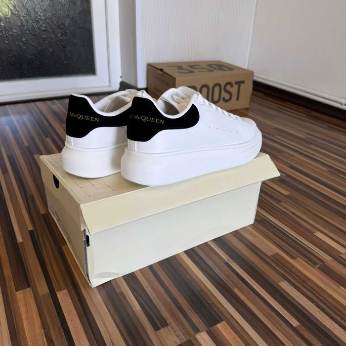 Adidasi Alexander McQueen Black/White Velvet