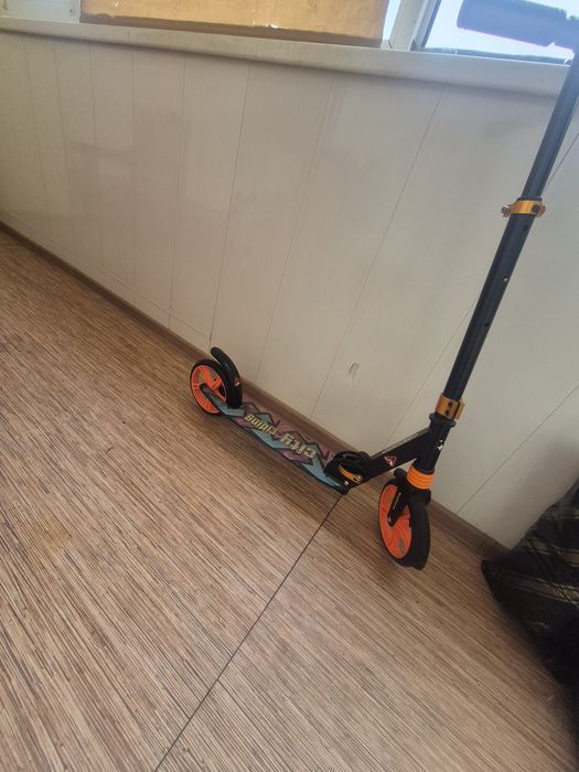 Самокат новый продам