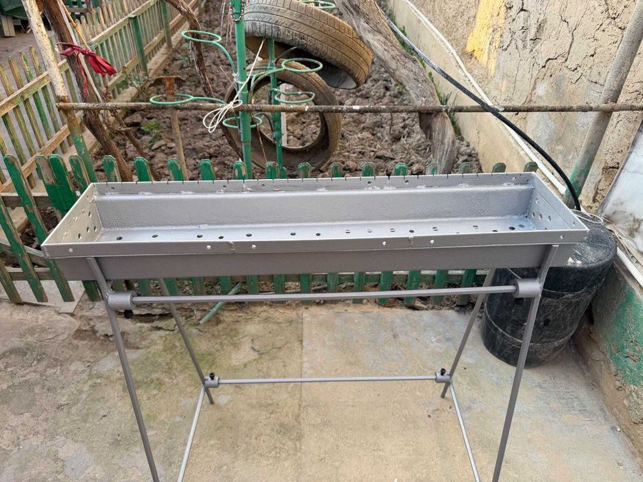 Мангал с шампурами