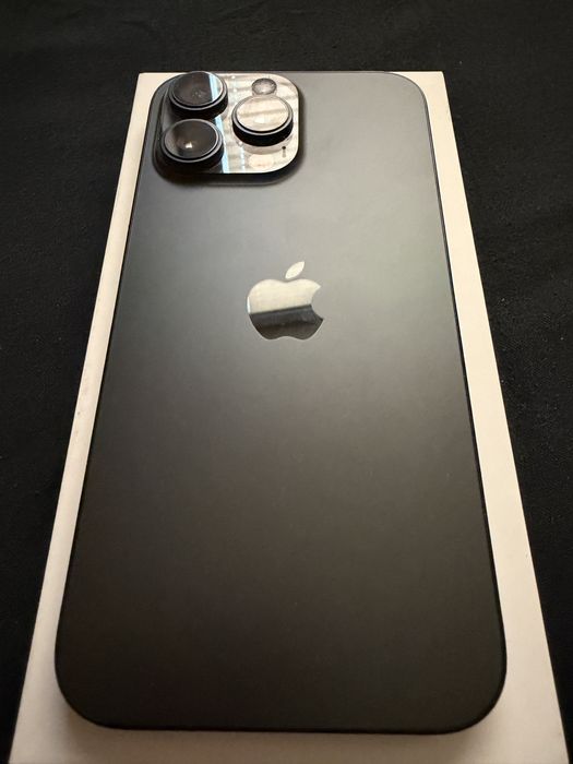 iPhone 16 Pro Max / Black Titanium / 256GB