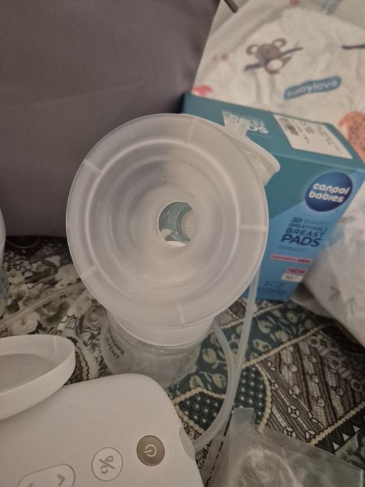 Електрическа помпа Philips Avent + аксесоари,бебешки шишета авент и др