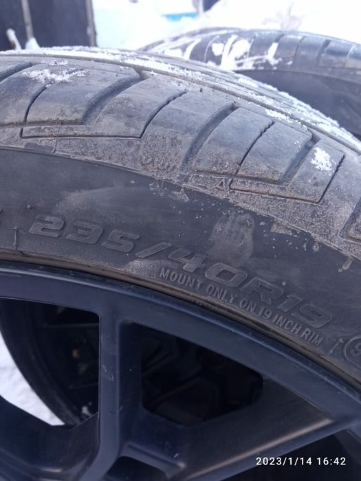 Продам летнюю резину с дисками