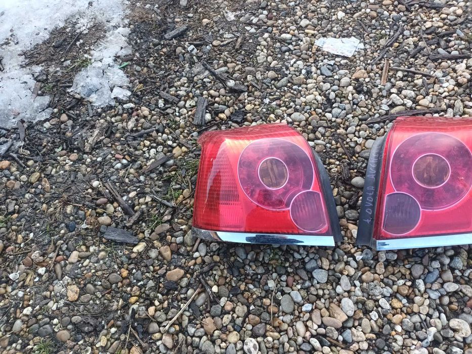 ляв и десен стоп за тойота авенсис т25 седан TOYOTA AVENSIS T25