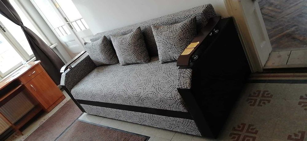 Vând canapele și colțare făcute la comandă