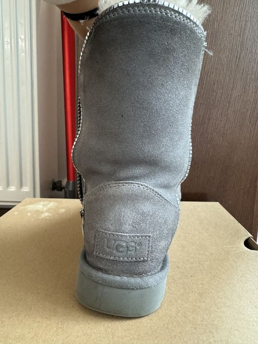 UGG Marice cu sclipici