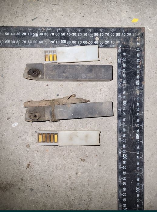 Продам фрезы по металлу и резцы.