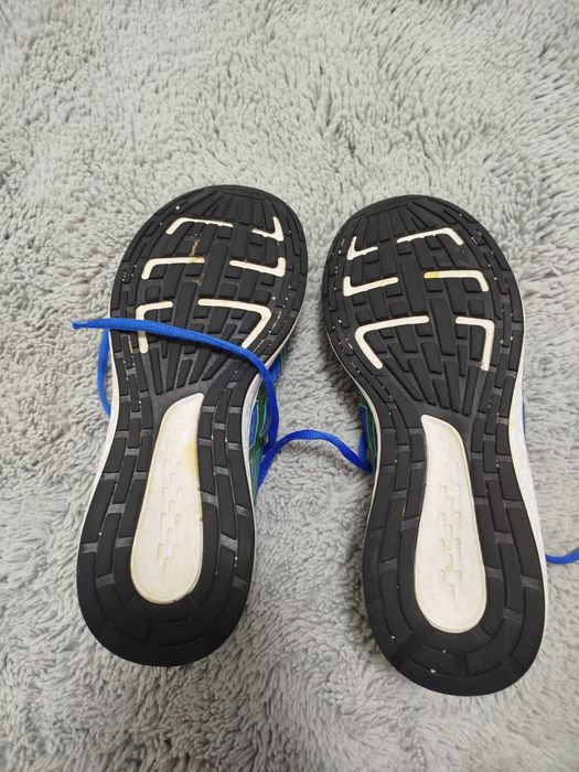 Adiasi Asics marimea 37.5