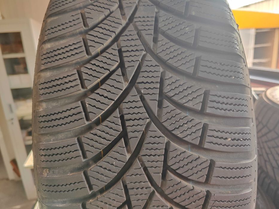 4бр.зимни гуми 215/55/18 Toyo