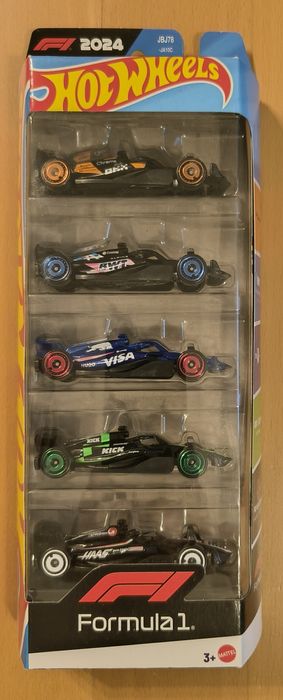 Vând set 5 Hot Wheels Formula 1 Race Team nou