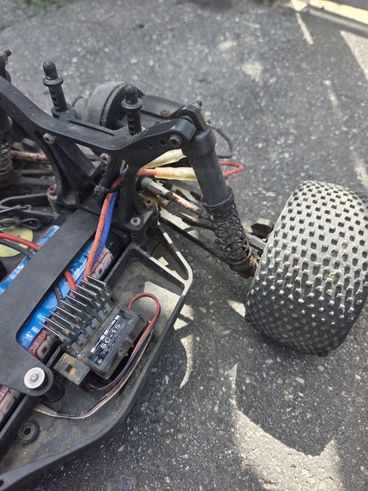 Mașină E FireStorm Iot-Hpi Racing