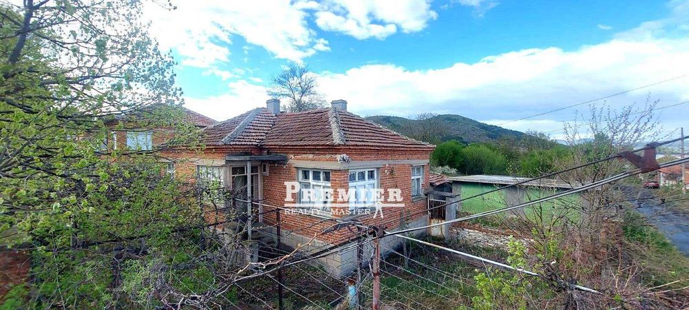 Продава се Къща в с. Подвис, Област Бургас - 75 кв.м за 407 €/кв.м - Снимка #2