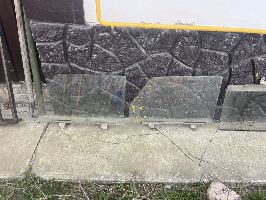 Стекло боковое ваз 2107