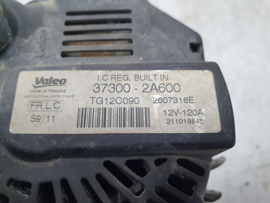 Alternator 37300-2a600 1.6 CRDI D4FB Kia Ceed 1 [2006 - 2010]