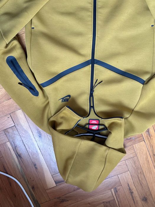 Nike tech fleece M