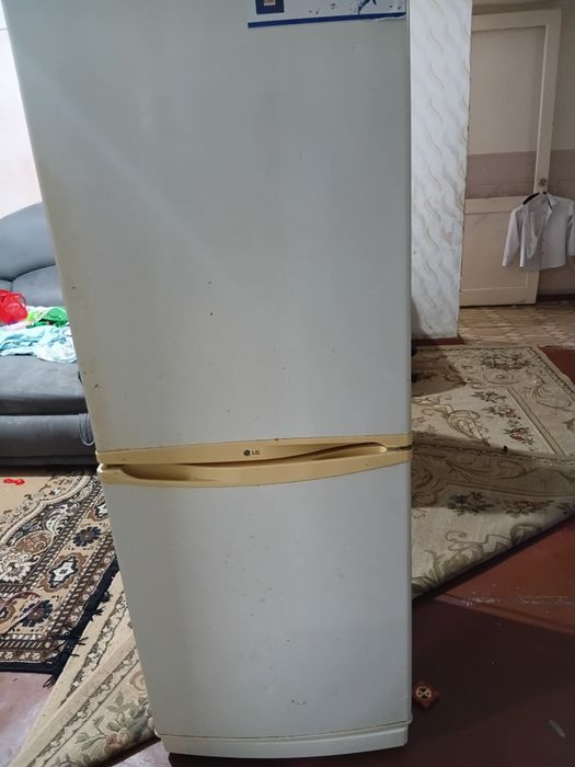 Продам холодильник