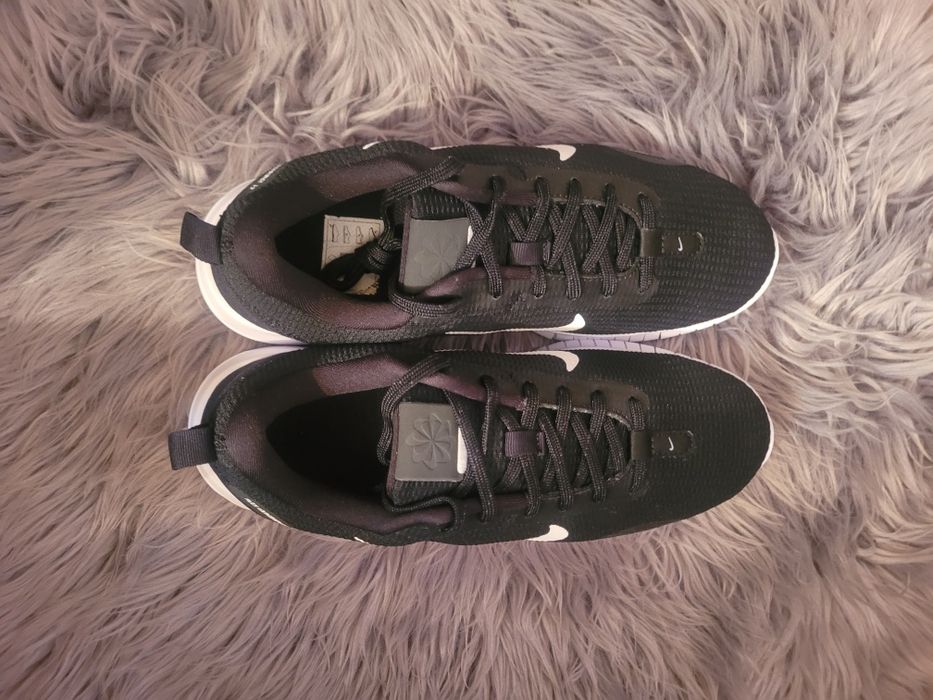 Adidași Nike, originali