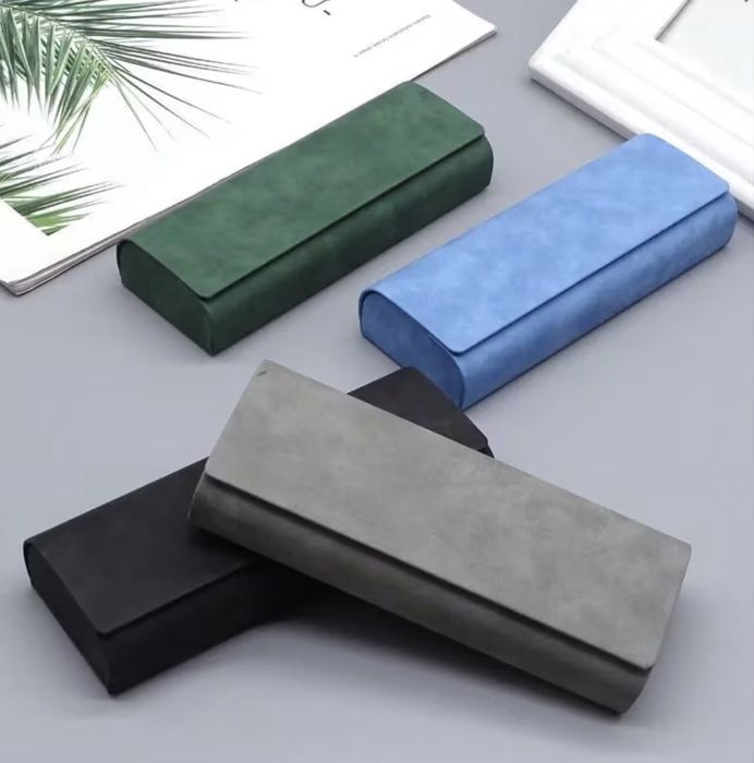 Елегантен твърд калъф за очила – стилен и защитен