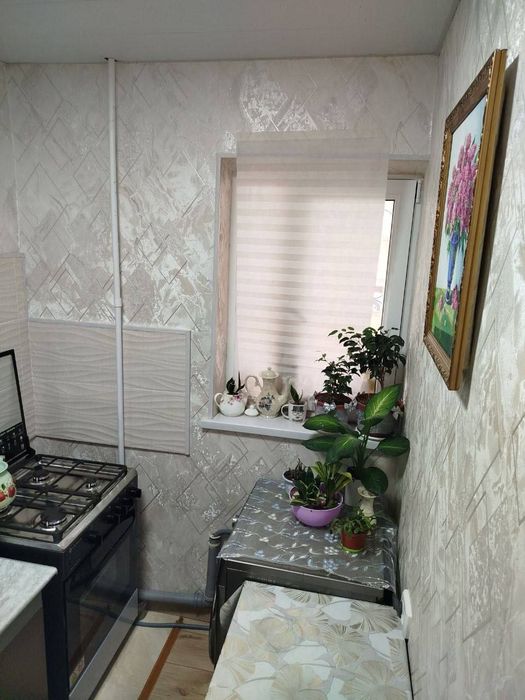 Продам 1 ком. Галерея Сергели -2. Новый евроремонт. Подвал Огород.