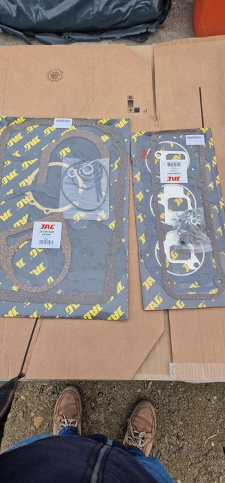 Set garnituri tractor ford 3000 full toate garnituri motor preț 350 le