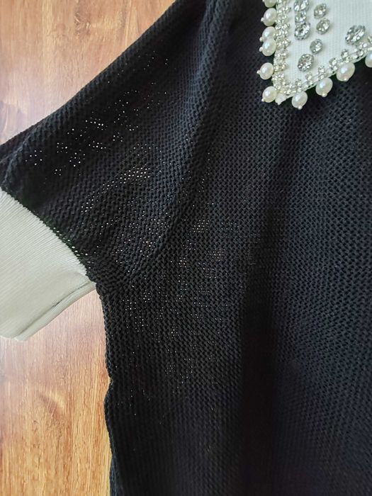 Нова блузка с къс ръкав и якичка