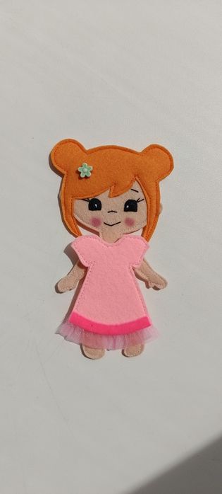 Кукла с домиком из фетра