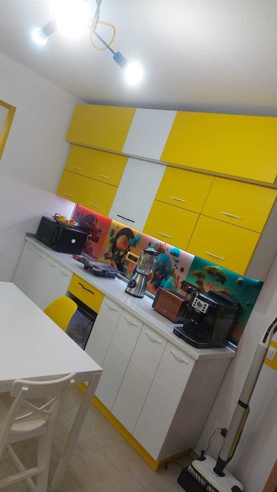 Mobilier la comandă PAL/MDF – bucătării, living, dormitoare, dressing