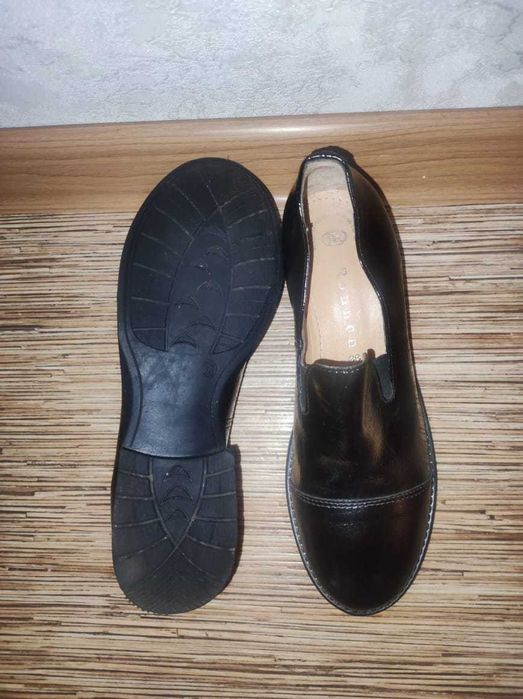 Продам туфли женские