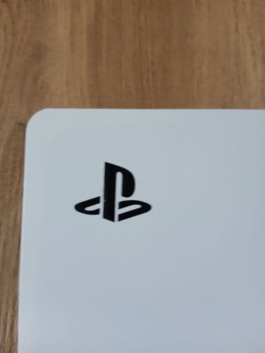 Vand ps 5 slim in stare foarte buna