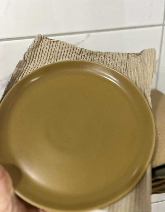 3 лв/ брой 
Германия нови чинии благороден порцелан със сертификат