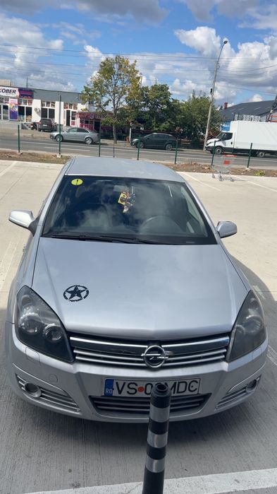Vand opel astra h2004  1.7 cdti 101 cp detalii în privat