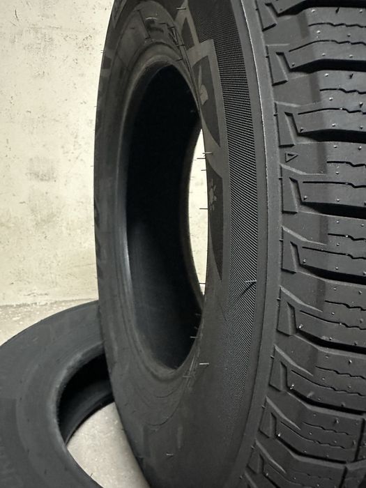 Нови всесезонни бусови гуми LANDSPIDER DURATRAXX VAN A/S 215/75R16C 113/111S 2157516C