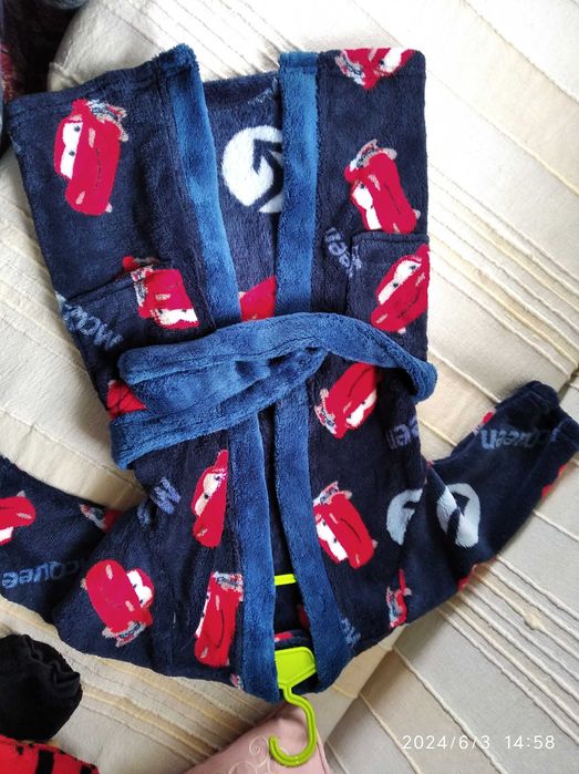 Бебешко плюшено халатче