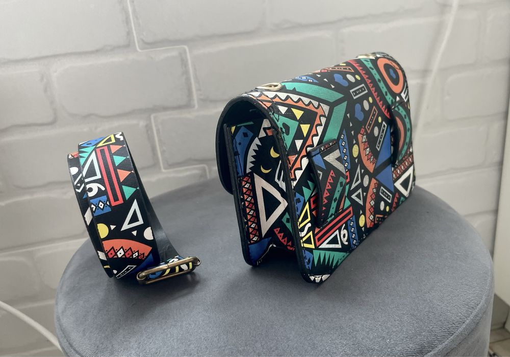 Малка цветна чанта