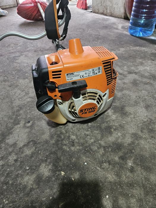 Vând motocoasa aproape noua