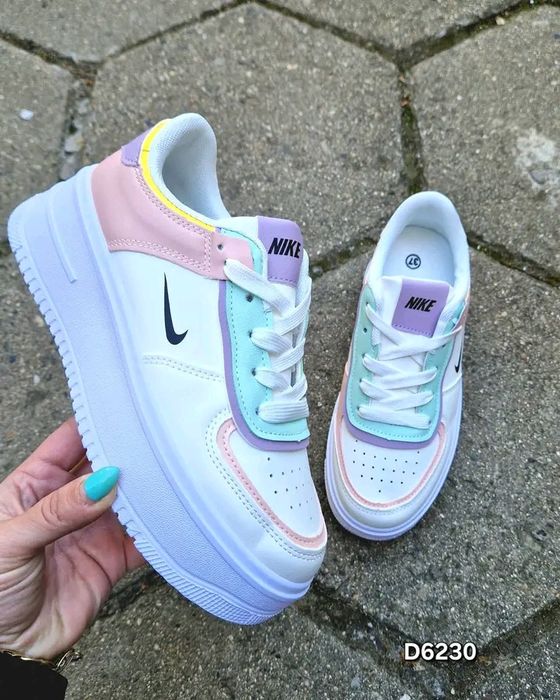 Дамски маратонки Nike