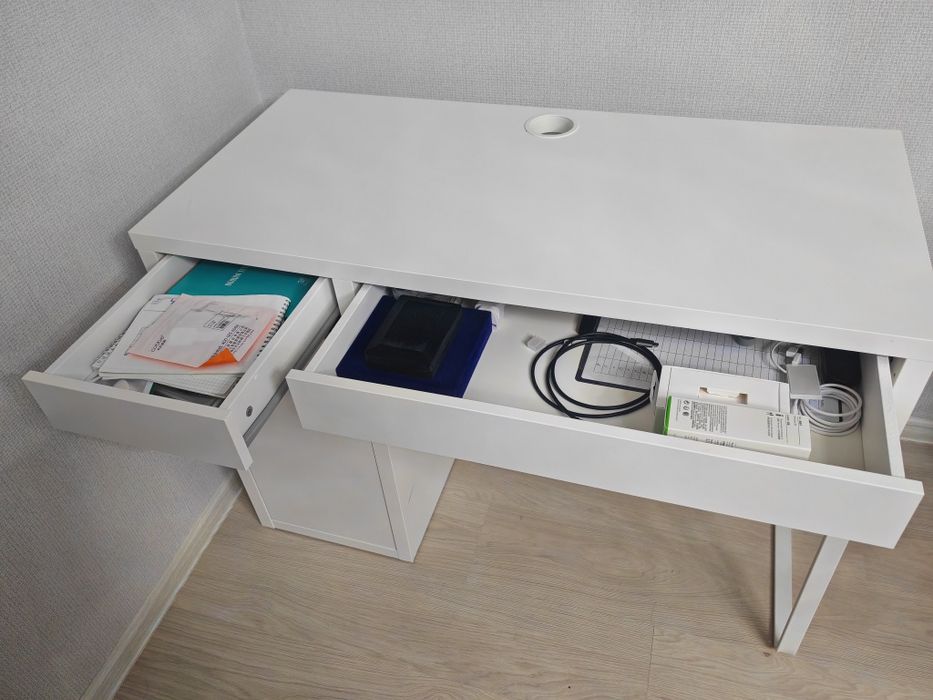 Ikea стол Micke белый