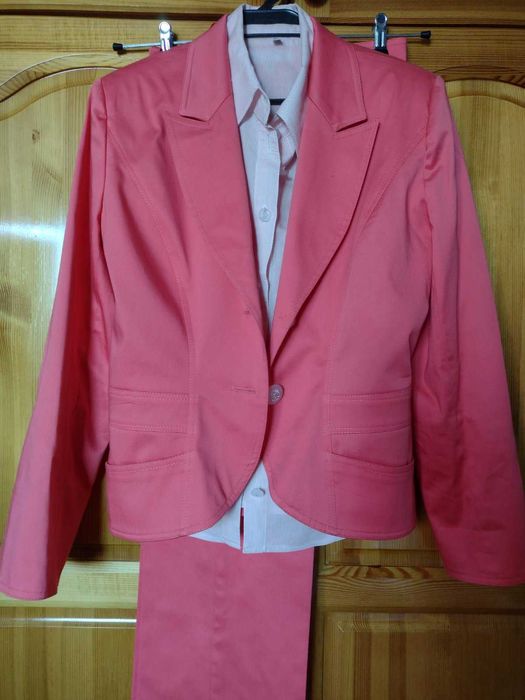 Костюм 3 Части-САКО+ПАНТАЛОН+РИЗА в цвят "Скарида"на"Рива Фешън" !НОВ!